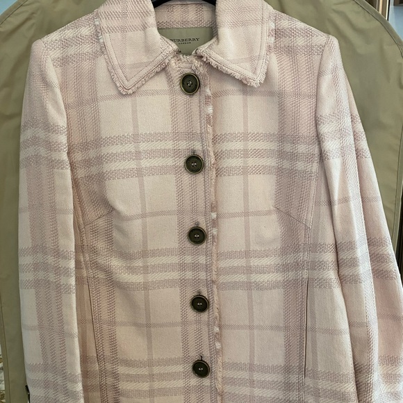 Burberry classic blazer with 3/4 inch sleeves - Picture 1 of 6